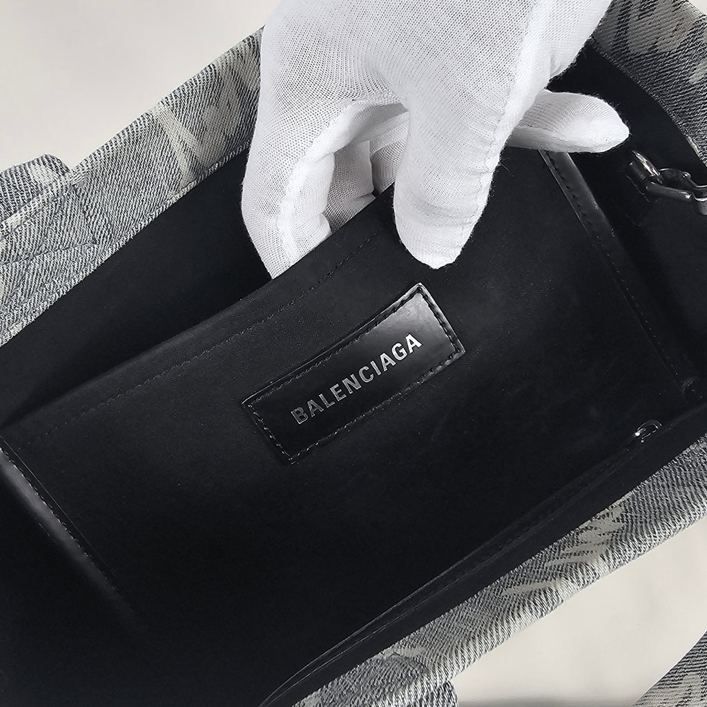 Balenciaga Hardware Tote Bag in denim logato grigio
