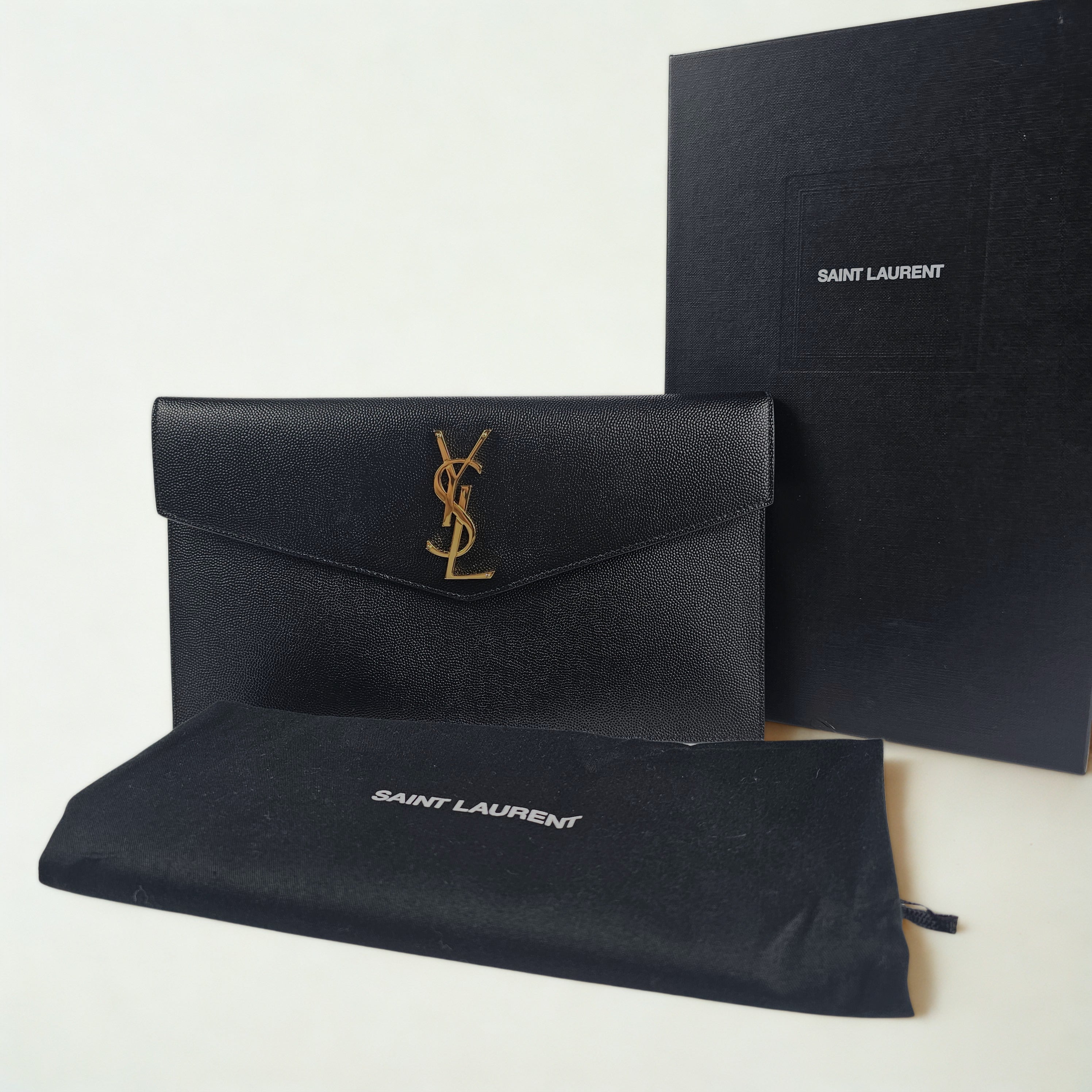 Saint Laurent Uptown Pochette Nera in Pelle Grain de Poudre
